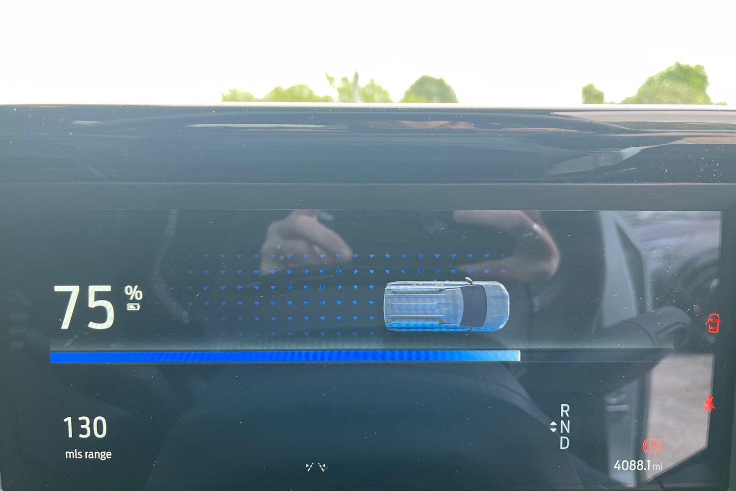 Ford E-Tourneo Courier Photo 12