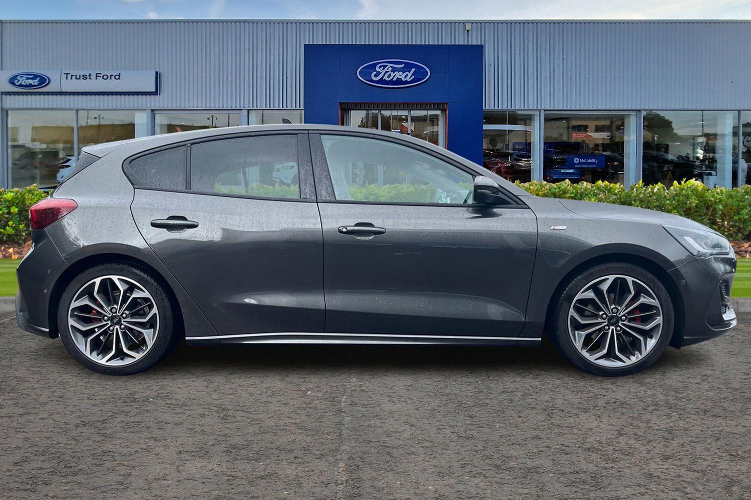 Ford FOCUS Photo 2