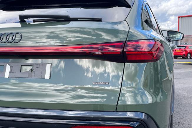 AUDI  Q5 Sportback Photo 18