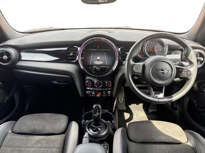 MINI Hatch Photo 10