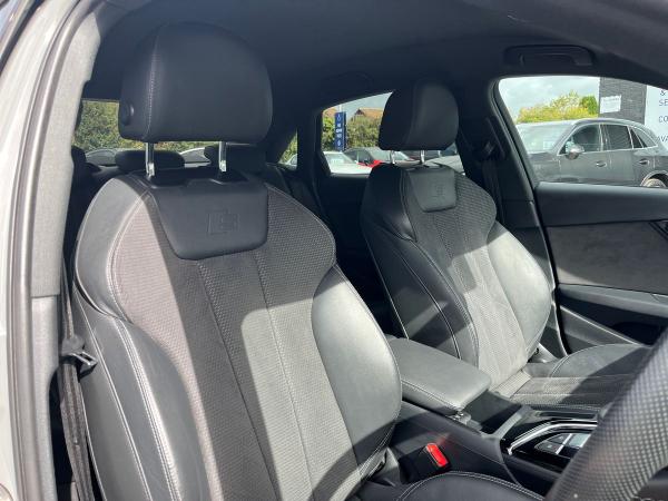 Audi A4 Photo autoimg-670c24d0ed174af298c81666fe50eb760194029b.jpg