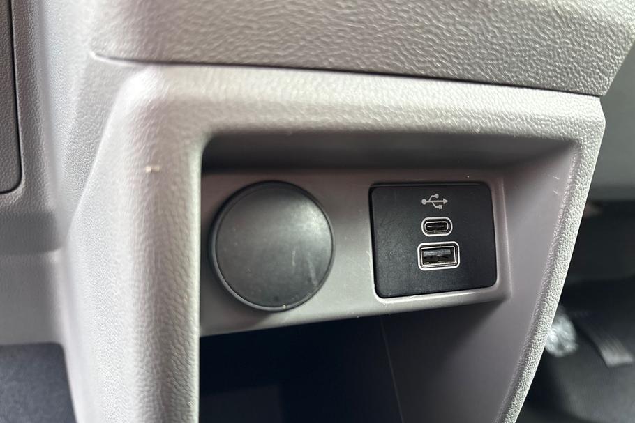 Used Ford TRANSIT CUSTOM DS24ZYO 19