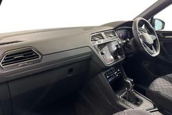 VOLKSWAGEN Tiguan Photo 2