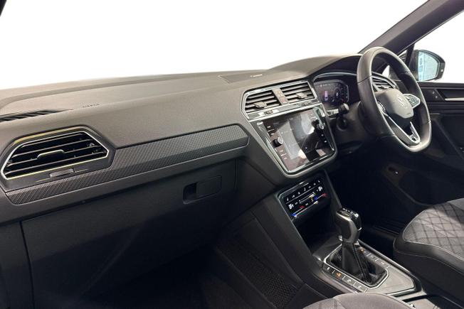 VOLKSWAGEN Tiguan Photo 2