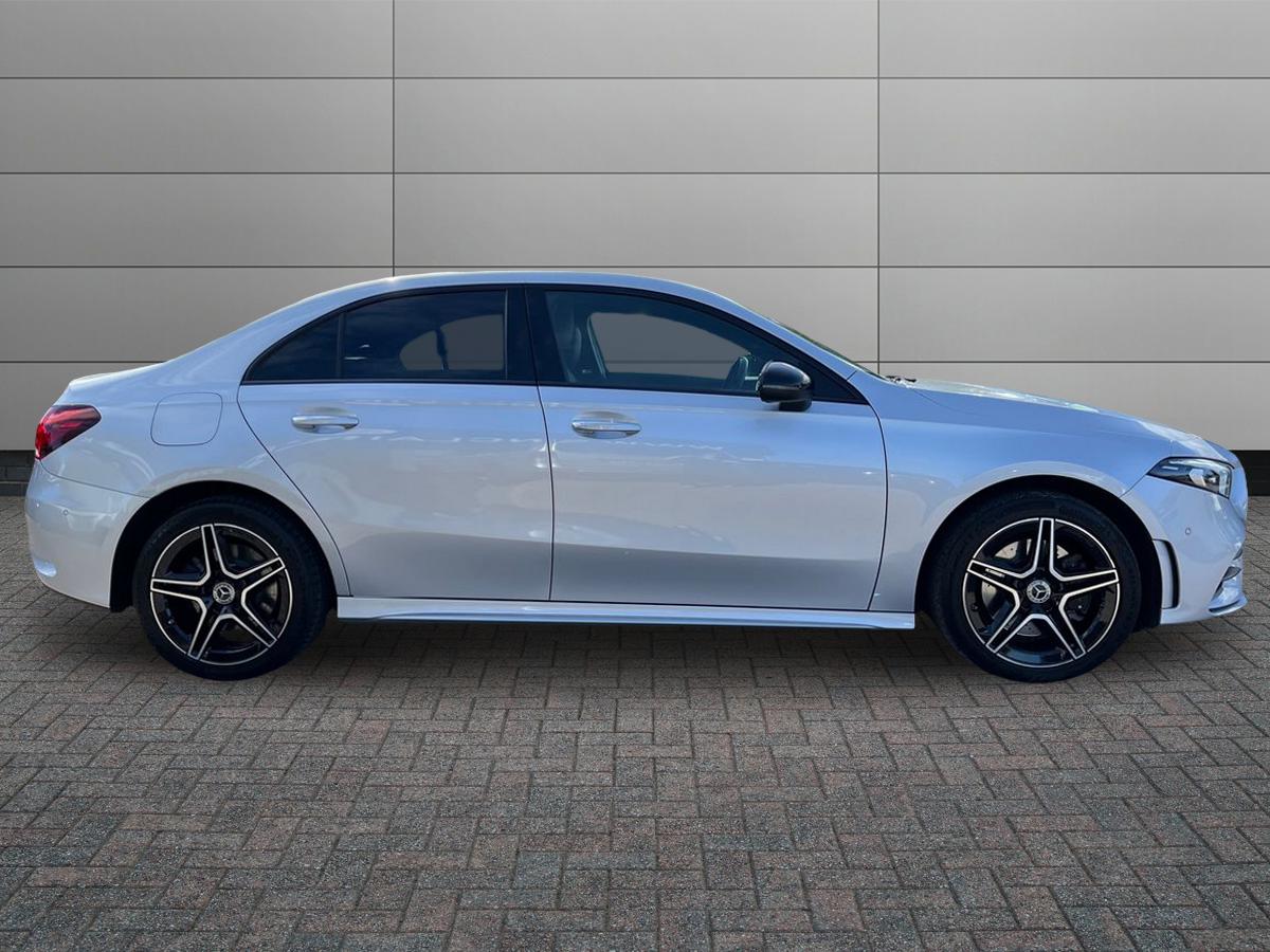 Mercedes-Benz A Class Photo 5