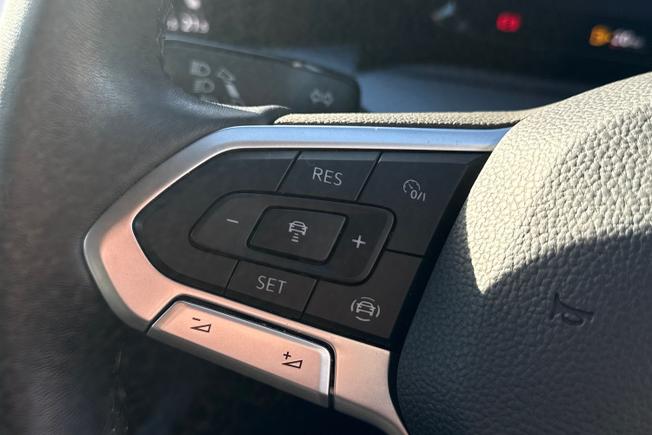 VOLKSWAGEN Golf Photo 16