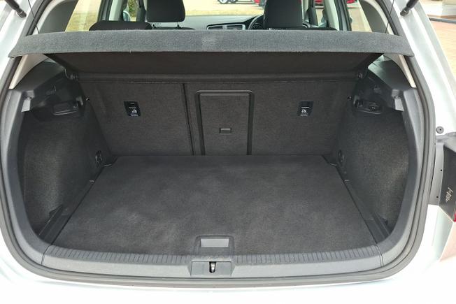 VOLKSWAGEN Golf Photo 12