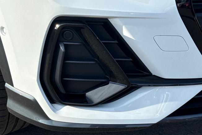 AUDI Q3 Photo 21