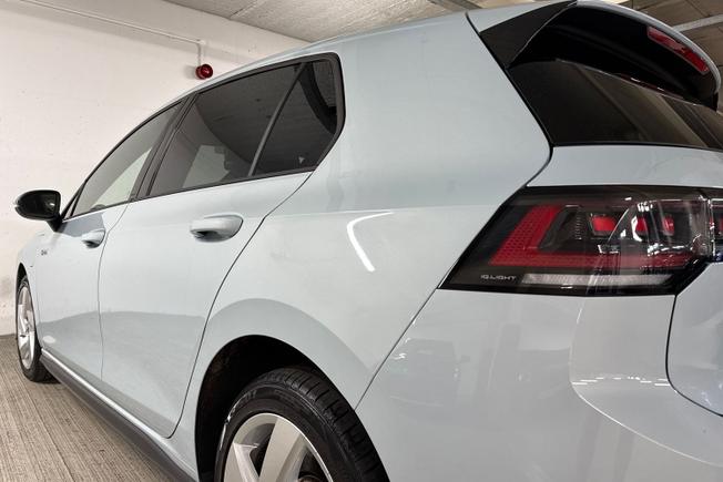 VOLKSWAGEN Golf Photo 36
