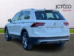 VOLKSWAGEN Tiguan Photo 3