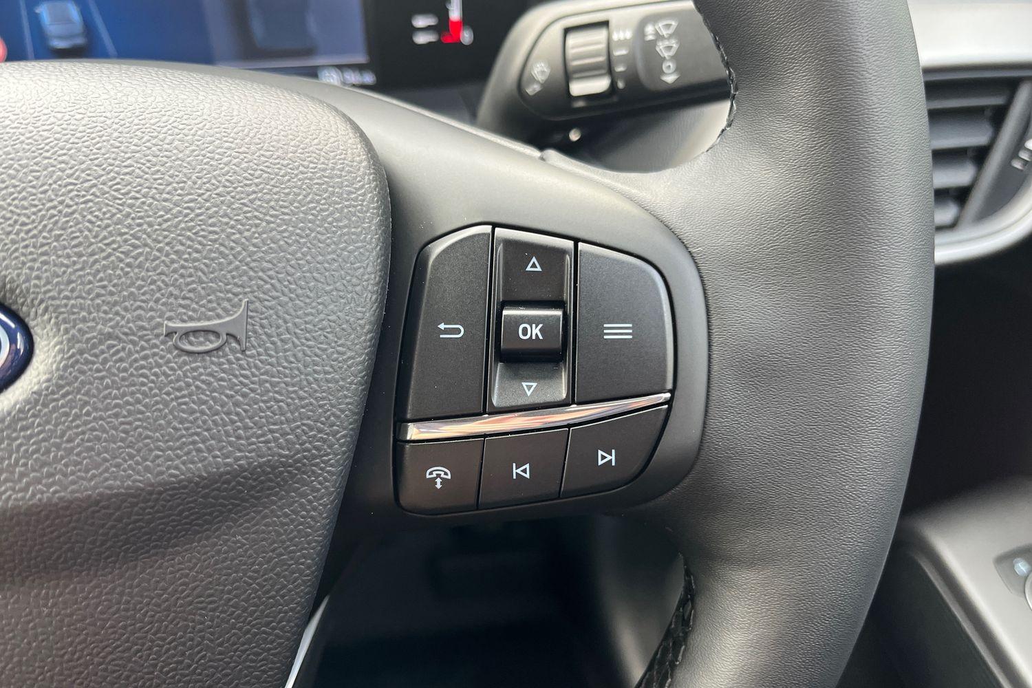 Ford TRANSIT COURIER Photo 8