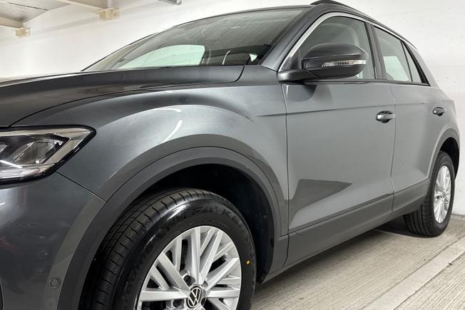 VOLKSWAGEN T-Roc Photo 30