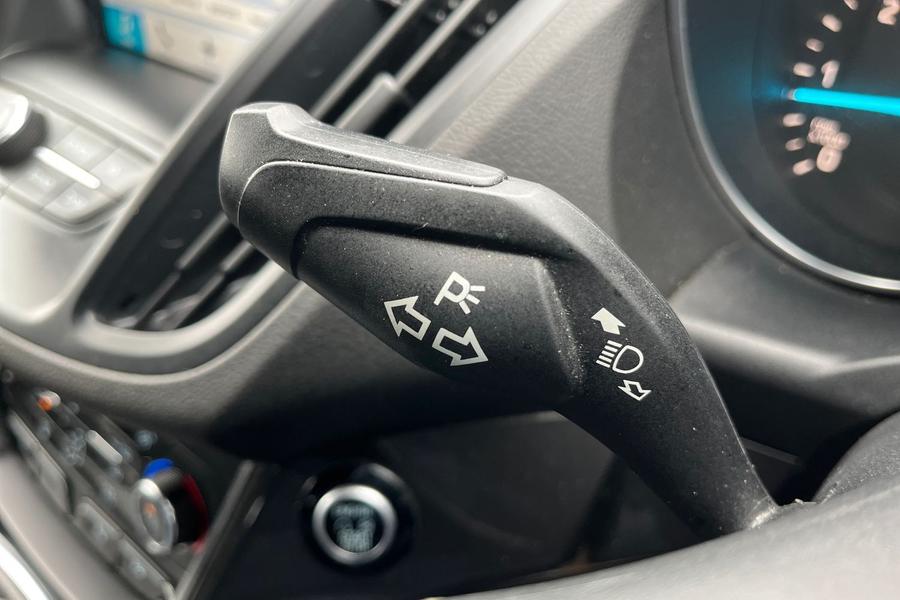 Ford KUGA Photo autoimg-672c9cd098d2a9793e45dc215b3892f5ea25b317.jpg