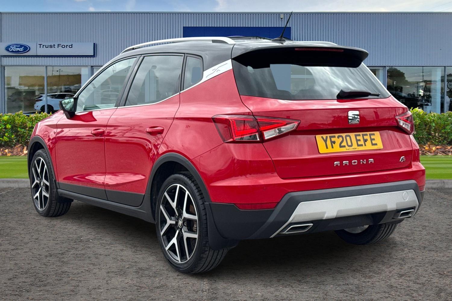 SEAT ARONA Photo 1