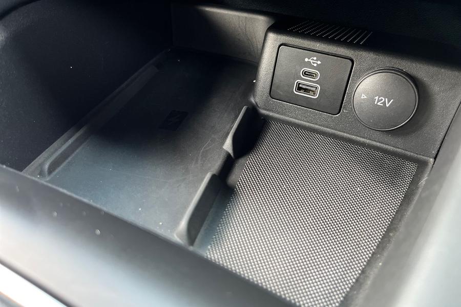 Ford Kuga Photo autoimg-6731cd3f19c907727993b0d8458c3ce175a07229.jpg