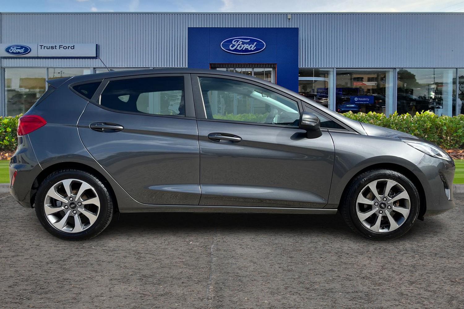 Ford Fiesta Photo 2