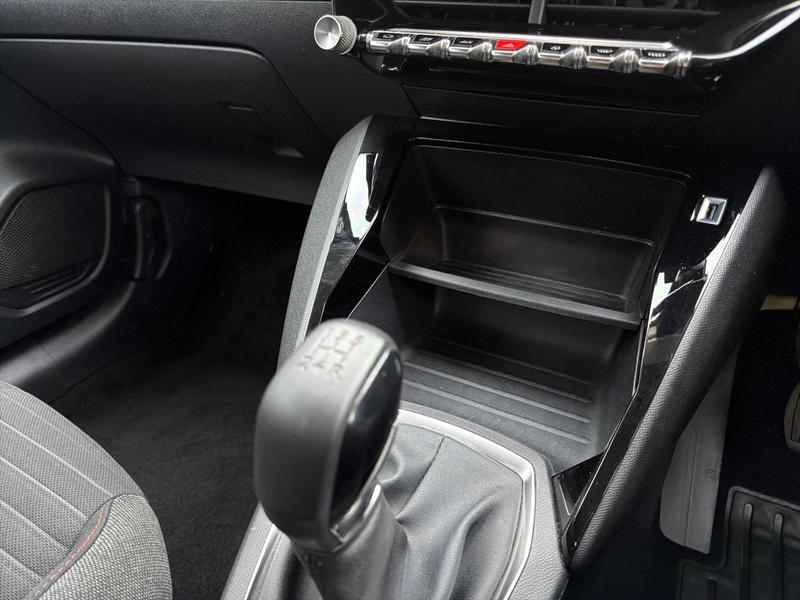 Used Peugeot 208 MJ72VKR 24