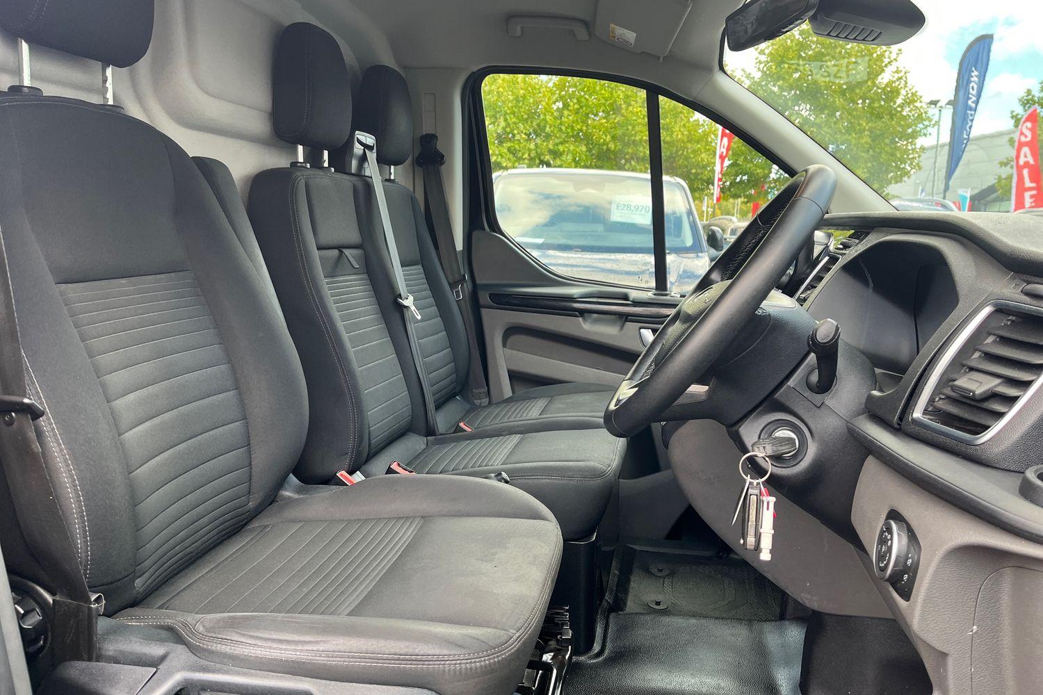 Ford TRANSIT CUSTOM Photo 14
