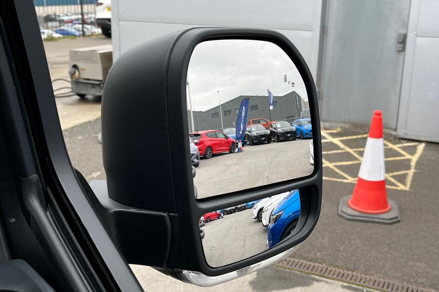 Ford Transit Custom Photo autoimg-6739d750efde73aac45c645cb7f607318870b085.jpg