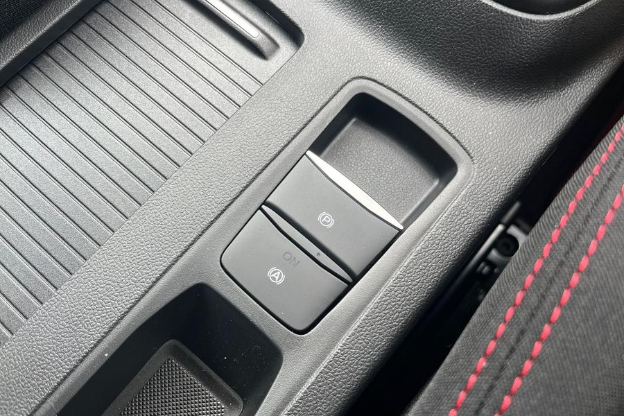 Ford FOCUS Photo autoimg-673bdc79ce62ec789af8b7c3567b38f1ffd1576a.jpg