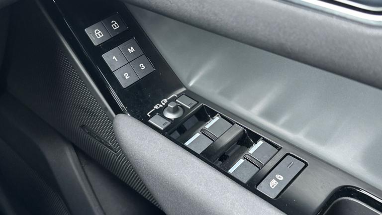 Used Land Rover Range Rover Velar WG74UHL 25