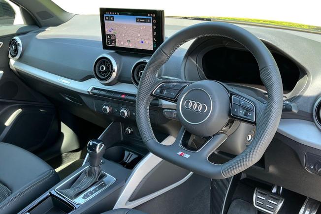 Audi Q2 Photo 6