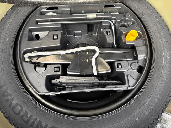PEUGEOT 208 Photo 21