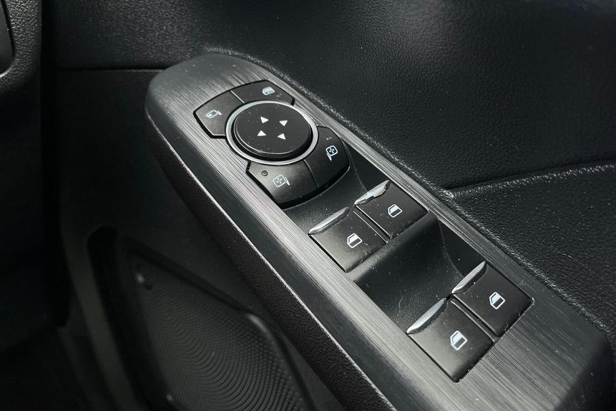 Ford KUGA Photo autoimg-6742ad57baa78a84cd1001668ea698e8003d0844.jpg