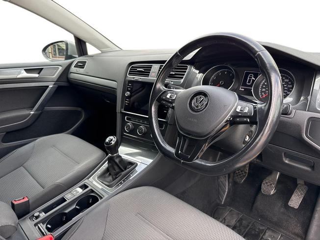 VOLKSWAGEN Golf Photo 6