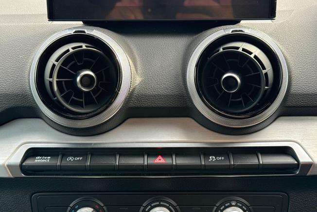 AUDI Q2 Photo 36