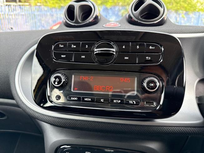 SMART ForFour Photo 34