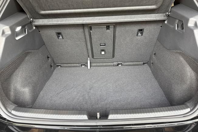 VOLKSWAGEN ID.3 Photo 12