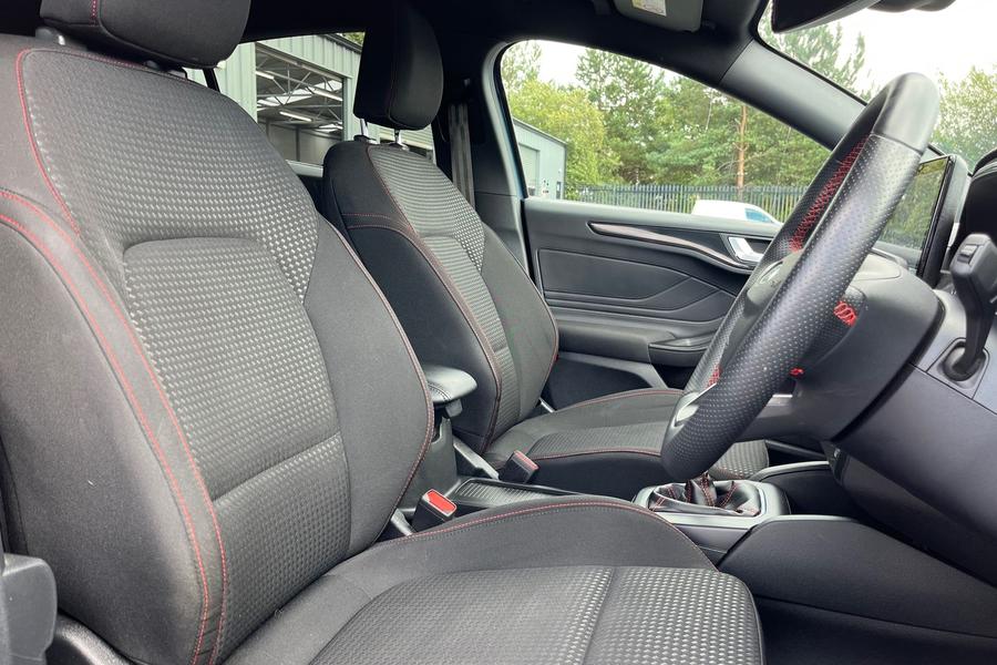 Ford Focus Photo autoimg-674f33e8cd05719078e524770cd16255620b0e91.jpg