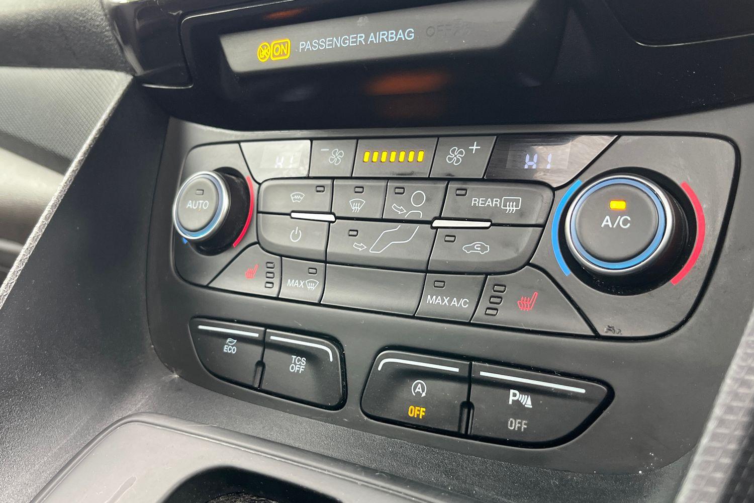 Ford GRAND TOURNEO CONNECT Photo 25
