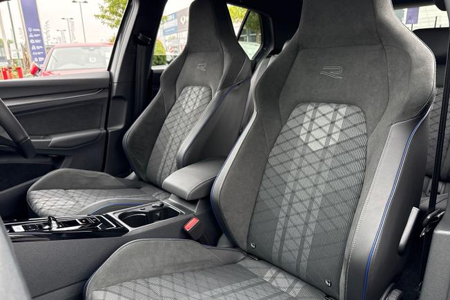 VOLKSWAGEN Golf Photo 21