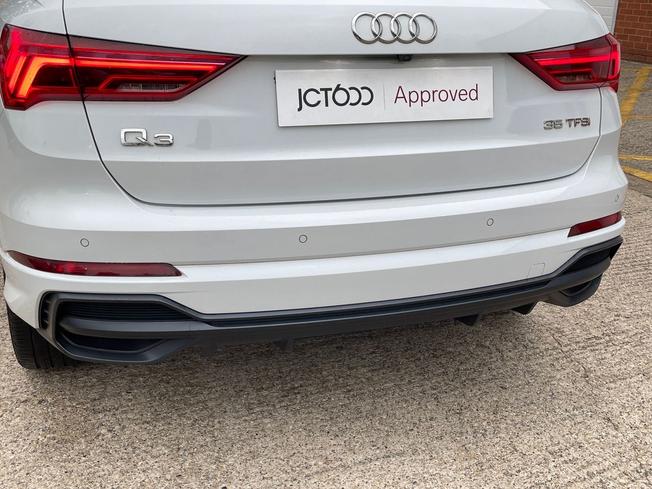 AUDI Q3 Photo 26