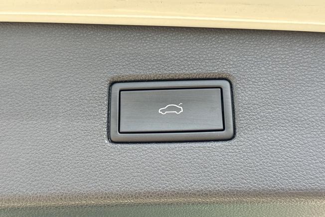 VOLKSWAGEN Tiguan Photo 23