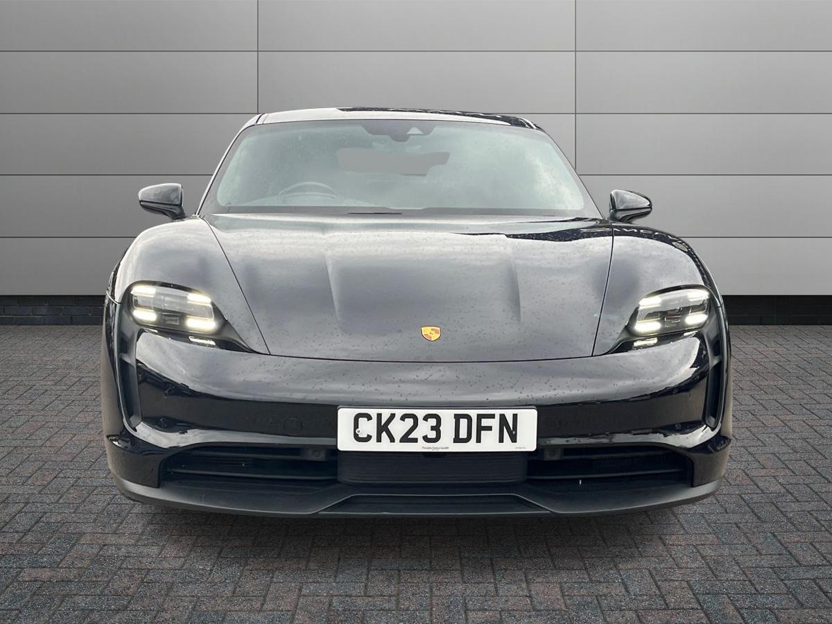 Porsche Taycan Photo 7