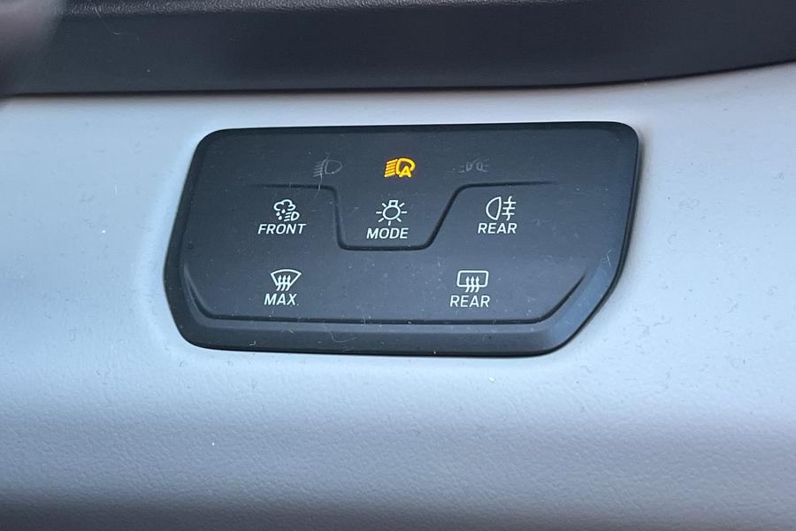 Ford EXPLORER Photo autoimg-676363284388bd8819a5309b23f230365109c0e9.jpg