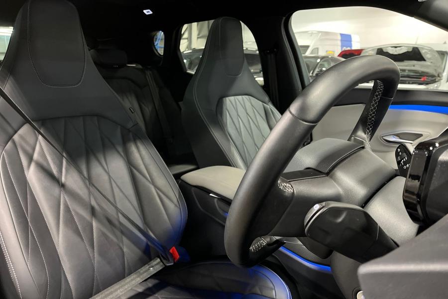 Ford CAPRI Photo autoimg-6765c4bebd326e500e32cbdd97ae1af3db1e7ccf.jpg