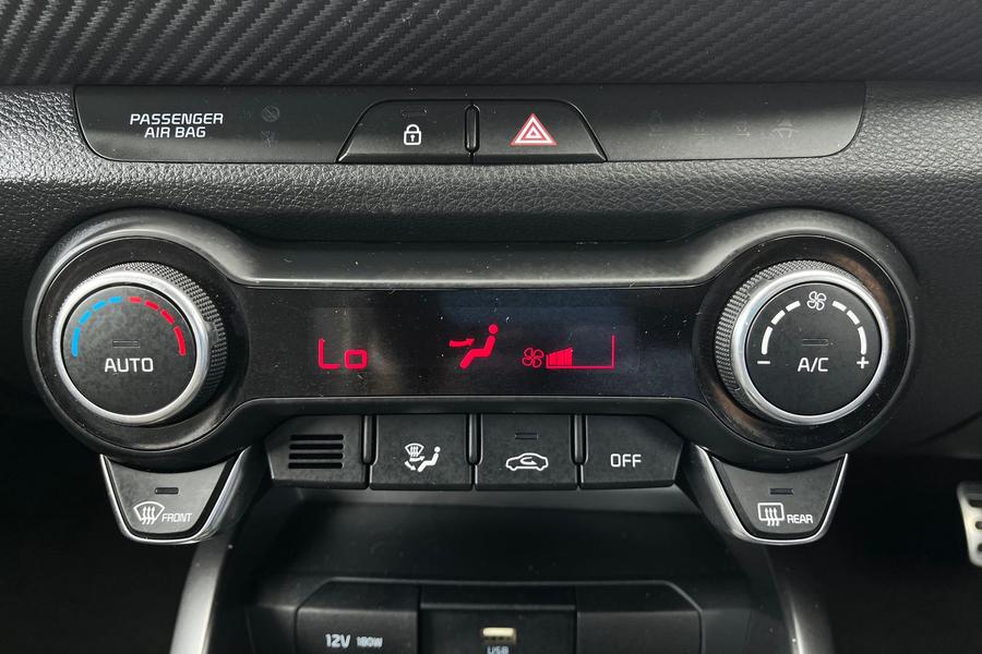 Kia STONIC Photo autoimg-676cc08fa132ee8d4cfac08fd8eb07ed1775462e.jpg