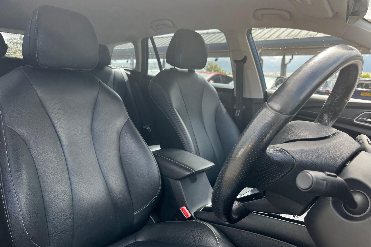 MG MG5 Photo 16
