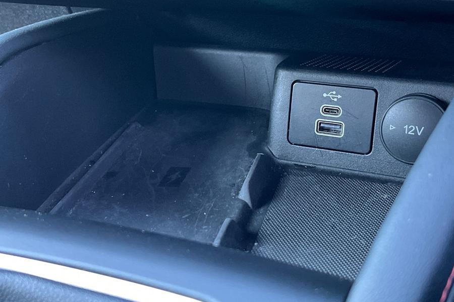 Ford KUGA Photo autoimg-67710c862bd2c3e5a3cfc502ad6159bcecb1e696.jpg