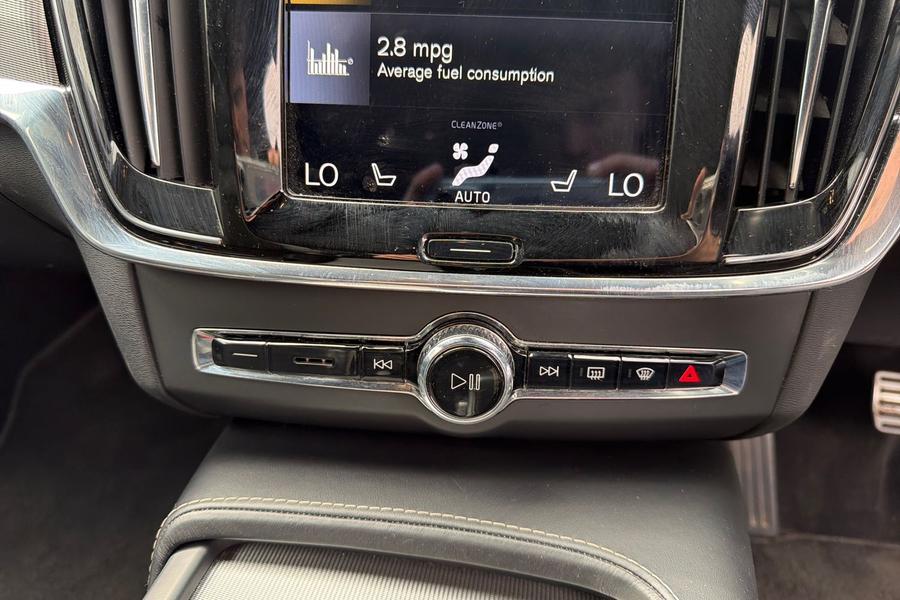 Volvo V90 Photo autoimg-677260c52d73e98b20fd62c4205354bdbc2df58c.jpg