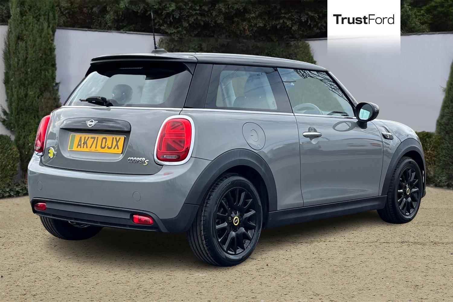 MINI Electric Hatch Photo 3