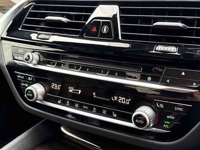 BMW 5 Series Photo 33