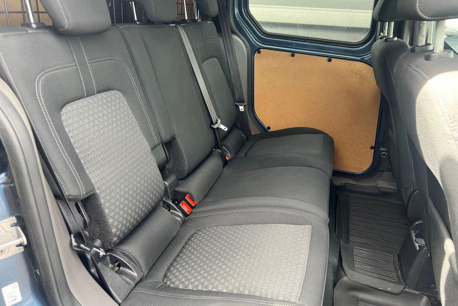Used FORD TRANSIT CONNECT HR19NKT 18