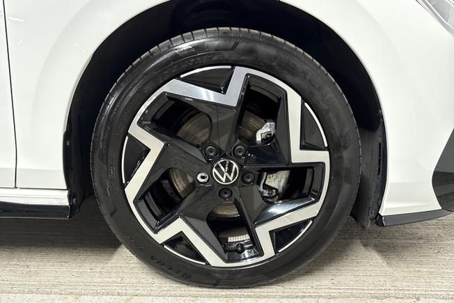 VOLKSWAGEN Golf Photo 5