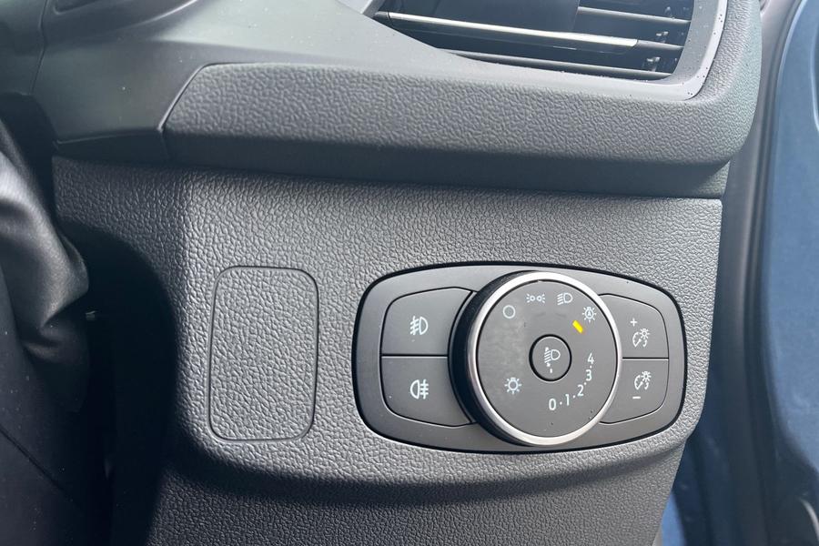 Ford FOCUS Photo autoimg-677f31eeb7458d34b3a853c3c7548e8097ba0273.jpg