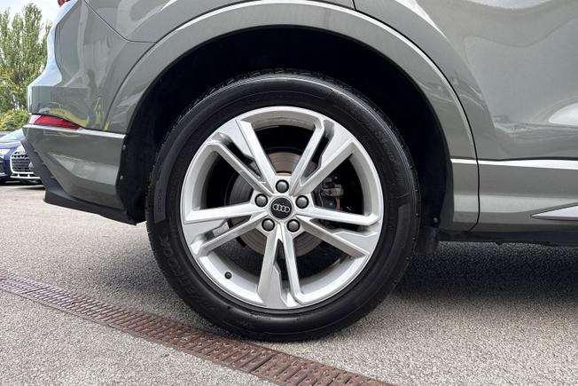 AUDI Q3 Photo 5